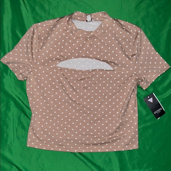 NWT Guess Tan and White Cut Out Blouse with Peter Pan Collar size Large - Picture 2 of 9